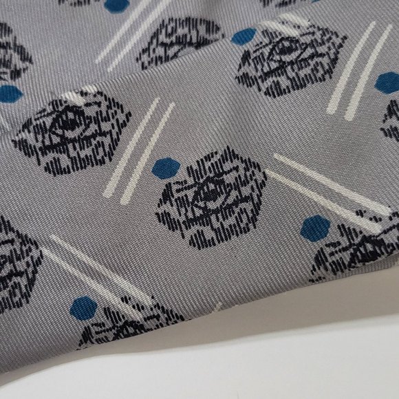 Men's Vintage Givenchy All Silk Neck Tie‎ Made in USA Formal Attire - Picture 8 of 8